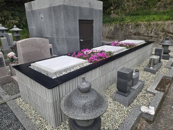 「花壇葬のお墓を創りました」花壇葬墓　米子市E様邸