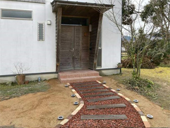 「玄関前を綺麗なタイルポーチに改修 」エクステリア総合事例 鳥取市Y様邸
